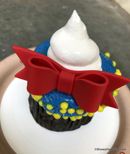 Donald's Dino-Bash Cupcake