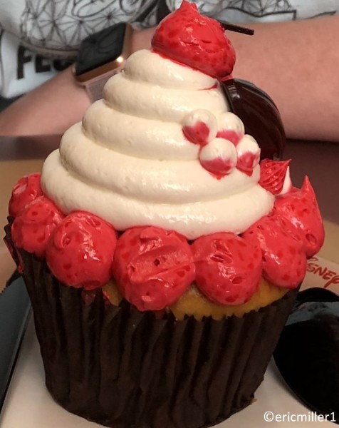 A perfect summer cupcake!