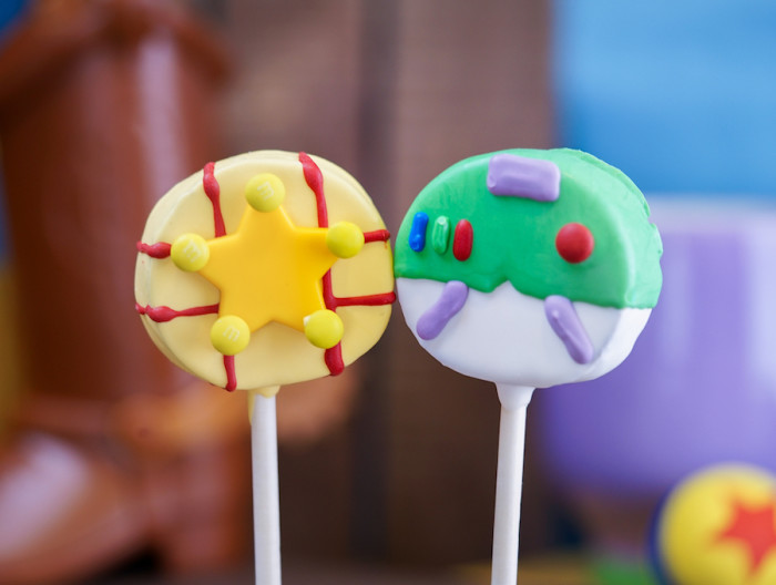 "Buddy" Cake Pops ©Disney