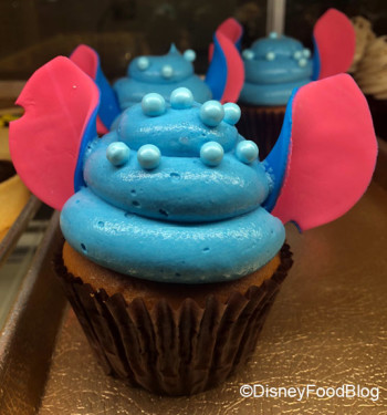 All Star Sports End Zone Stitch Cupcake