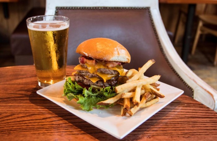 Super Triple Burger at D-Luxe Burger ©DisneySprings