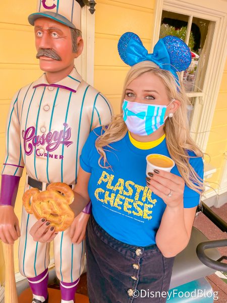 dfb-merch-plastic-cheese-tee-dapper-mask