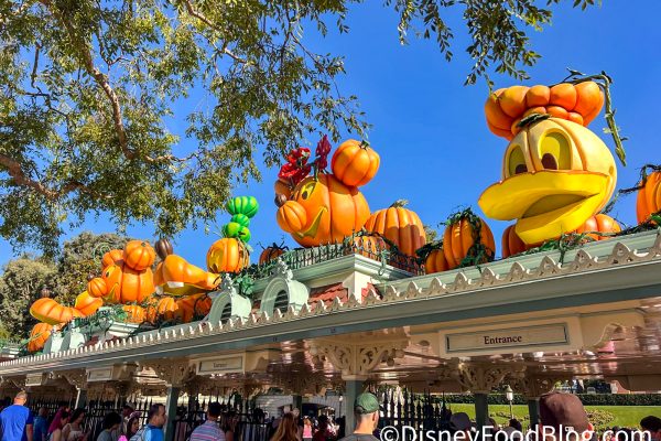 Score $104 Tickets To Disneyland This Fall!